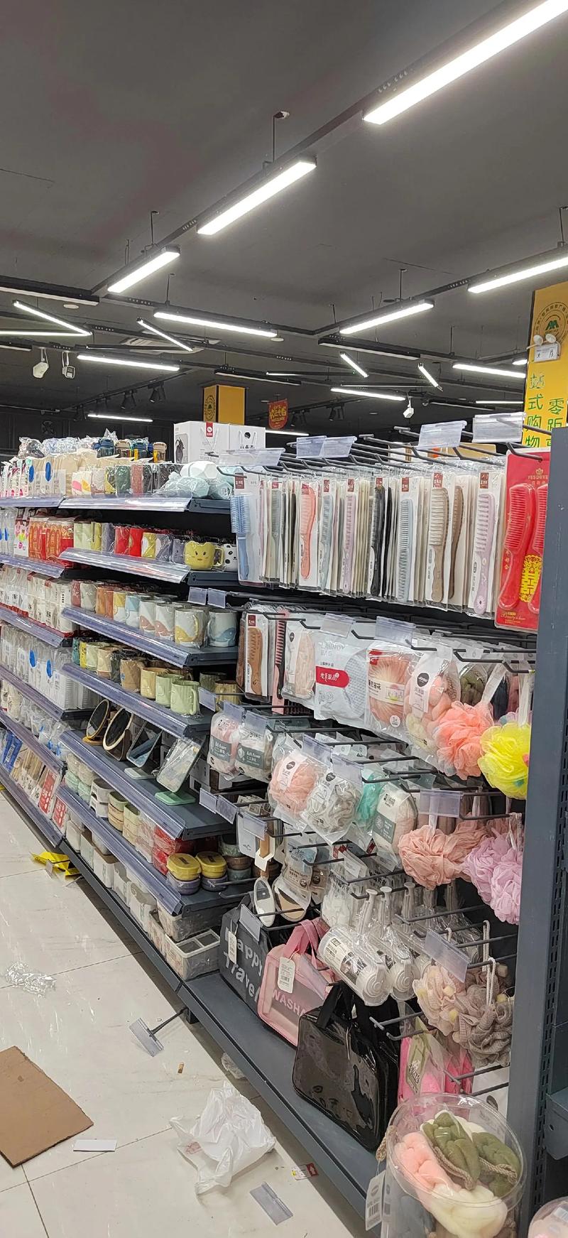 实体图鉴 高性价比日用百货与超市陈列的艺术